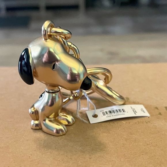 Coach X Peanuts Gold/Multicolored Snoopy Keychain Fob Bag Charm - Picture 4 of 10